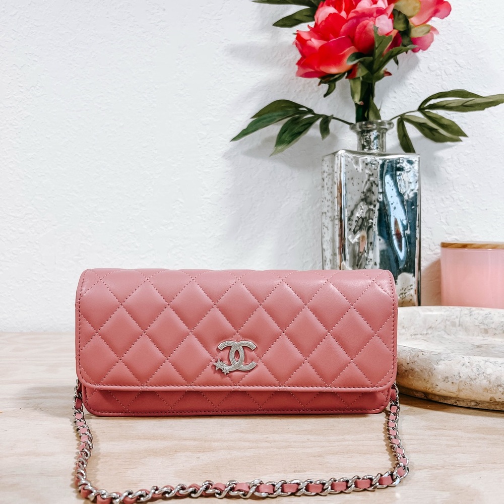 CHANEL Pink Quilted Clutch with Chain